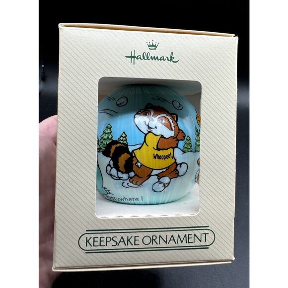 1980 Hallmark SHIRT TAILS Satin Ball Ornament Christmas Winter -Ball 2 - Picture 4 of 6